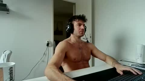 alphah_hunk online show from 18, 1, 2026