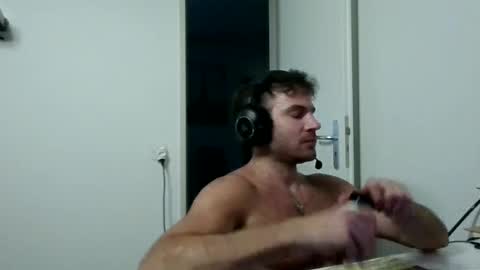alphah_hunk online show from 4, 8, 2026