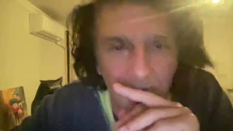 Snapshot of alphandre chatting on 4, 2, 2025 AlphAndre online show from 4, 2, 2025