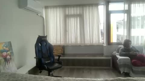 Snapshot of alphandre chatting on 28, 2, 2025 AlphAndre online show from 28, 2, 2025