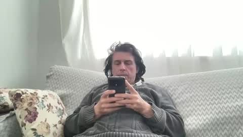 Snapshot of alphandre chatting on 11, 3, 2025 AlphAndre online show from 11, 3, 2025