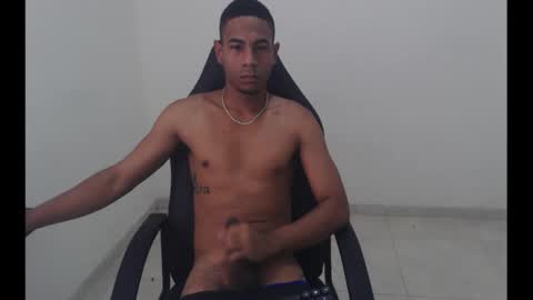alphas_latins online show from 2, 4, 2026