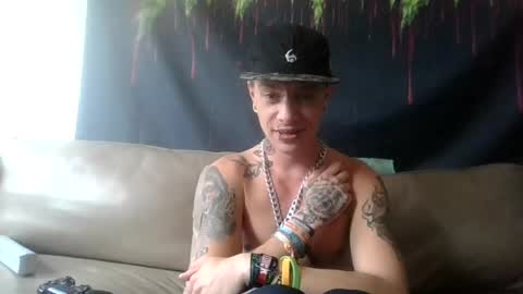 Snapshot of altboy010 chatting on 25, 7, 2026 altboy010 online show from 25, 7, 2026