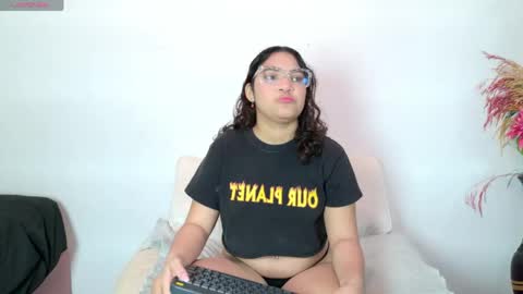 aly_n_sebas online show from 7, 4, 2026