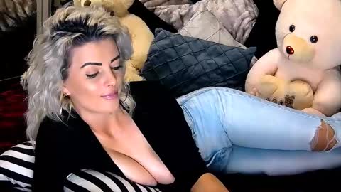 Snapshot of alyblonde chatting on 11, 12, 2024 aly online show from 11, 12, 2024