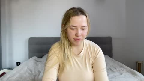Snapshot of alyrasun chatting on 25, 5, 2026 Al online show from 25, 5, 2026