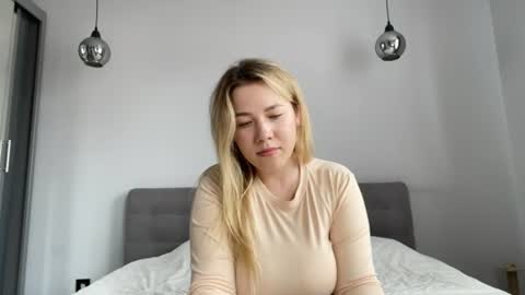 Snapshot of alyrasun chatting on 21, 6, 2026 Al online show from 21, 6, 2026