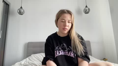 Snapshot of alyrasun chatting on 27, 6, 2026 Al online show from 27, 6, 2026