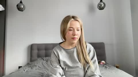 Snapshot of alyrasun chatting on 27, 7, 2026 Al online show from 27, 7, 2026