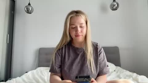 Snapshot of alyrasun chatting on 28, 7, 2026 Al online show from 28, 7, 2026