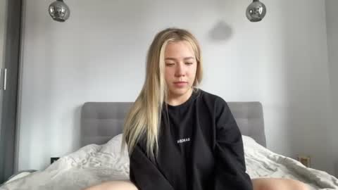 Snapshot of alyrasun chatting on 8, 8, 2026 Al online show from 8, 8, 2026