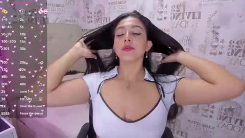  ALYSSA   online show from 5, 3, 2025