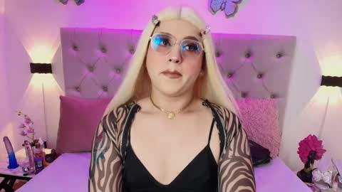 alyssaa_hunter online show from 22, 2, 2025