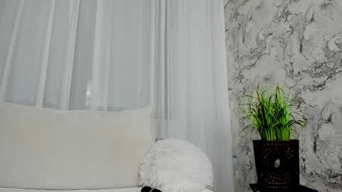 alysamillan online show from 10, 12, 2024