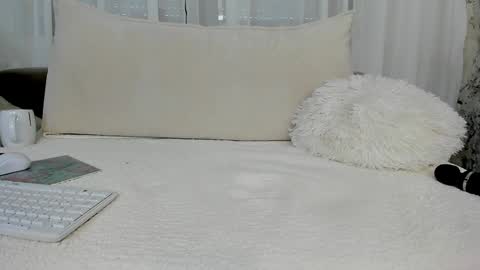 alysamillan online show from 12, 12, 2024