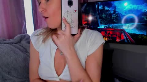 Snapshot of alyssensual chatting on 7, 3, 2025 Alyssa  I will be online December 2 at 2000 UTC  online show from 7, 3, 2025