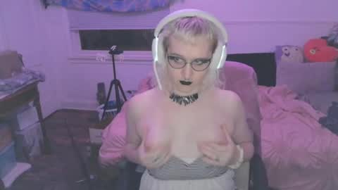 alyxiabewbs online show from 18, 5, 2026
