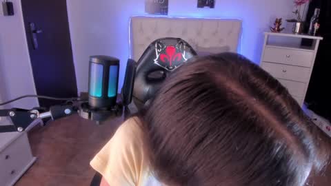 B I A N C A online show from 4, 2, 2025