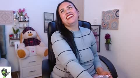 Snapshot of amalia_brunette chatting on 8, 12, 2024 AMALIA online show from 8, 12, 2024