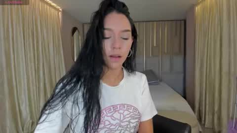 Amalia cruss online show from 4, 2, 2026