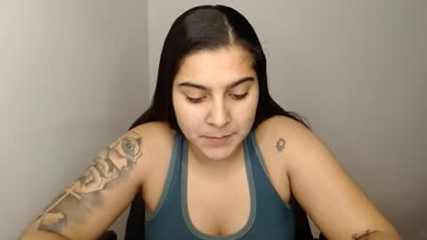 The queen of the biceps  online show from 1, 2, 2025