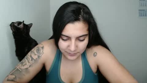 The queen of the biceps  online show from 12, 3, 2025