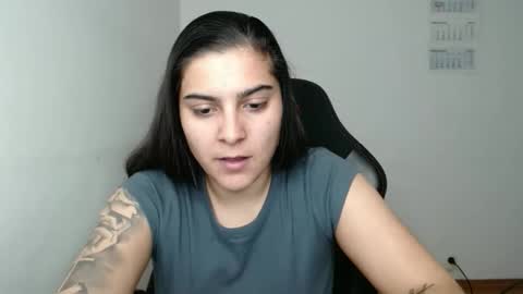 The queen of the biceps  online show from 6, 3, 2026