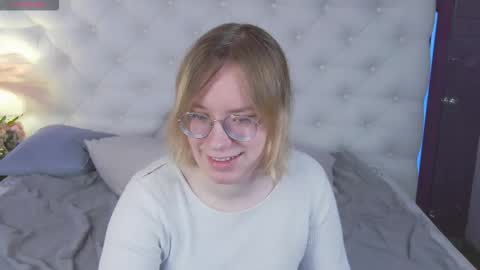 Hi im Amanda online show from 28, 11, 2025