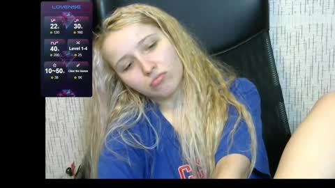 Snapshot of amanda_sherr chatting on 2, 3, 2025 Amanda online show from 2, 3, 2025