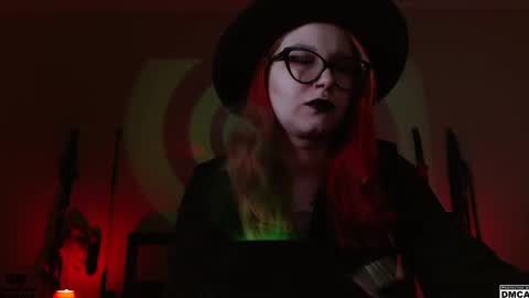 Goddess Amanita online show from 18, 12, 2024