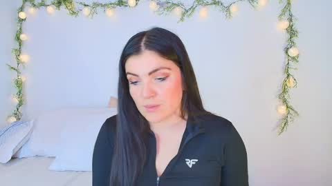 Amara Vega  online show from 1, 5, 2026