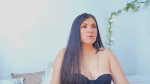 Amara Vega  online show from 28, 6, 2026