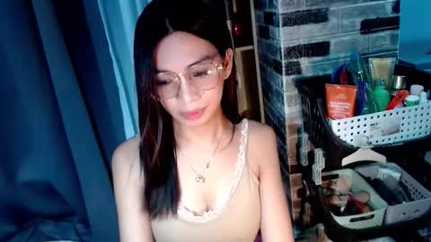 BELLA online show from 3, 12, 2025