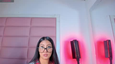 amaranttaylunay online show from 29, 4, 2026