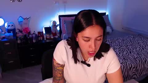 Snapshot of amarat_jolie chatting on 19, 2, 2025 Mila online show from 19, 2, 2025