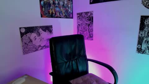 Snapshot of amaryllis_vizcaya chatting on 21, 12, 2025 Katt online show from 21, 12, 2025