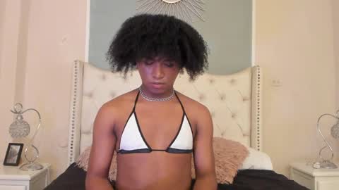 Ambar Colling online show from 3, 2, 2025