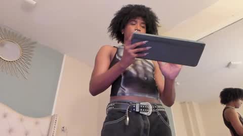 Ambar Colling online show from 3, 2, 2025