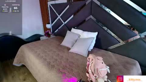 Ambar Ross online show from 26, 5, 2026