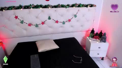 Snapshot of ambeer_fox_ chatting on 15, 12, 2025 Amber online show from 15, 12, 2025