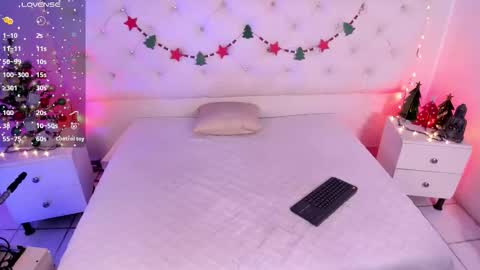 Snapshot of ambeer_fox_ chatting on 17, 12, 2025 Amber online show from 17, 12, 2025