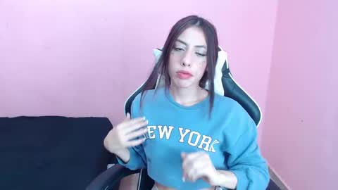 Snapshot of ambel_rose chatting on 9, 2, 2025 ambel_rose online show from 9, 2, 2025