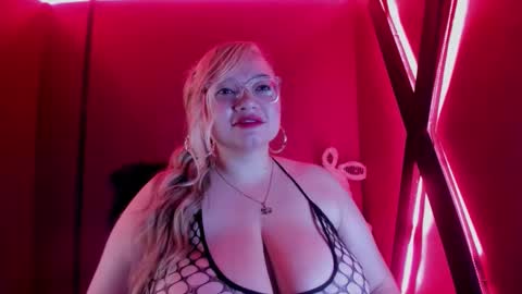 amber_bunnyx online show from 22, 10, 2025