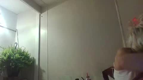 Snapshot of amberdesmond722 chatting on 1, 11, 2025 Kaligirll online show from 1, 11, 2025