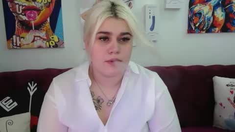 Snapshot of ambermonro chatting on 11, 9, 2025 Amber online show from 11, 9, 2025