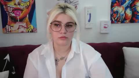 Snapshot of ambermonro chatting on 17, 9, 2025 Amber online show from 17, 9, 2025