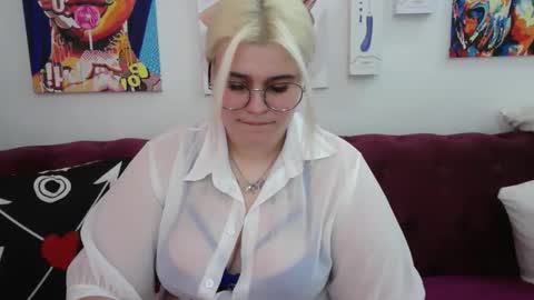 Snapshot of ambermonro chatting on 30, 9, 2025 Amber online show from 30, 9, 2025