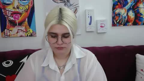 Snapshot of ambermonro chatting on 8, 10, 2025 Amber online show from 8, 10, 2025
