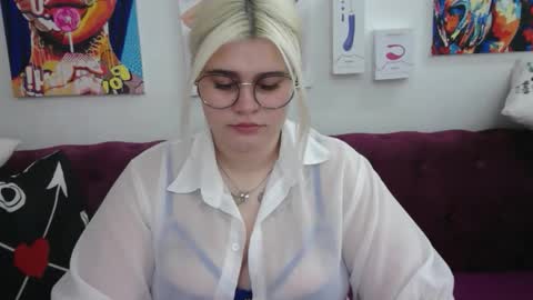 Snapshot of ambermonro chatting on 10, 10, 2025 Amber online show from 10, 10, 2025