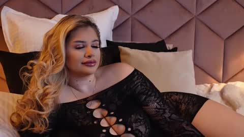 Snapshot of amberseyes chatting on 11, 2, 2025 Amberseyes online show from 11, 2, 2025